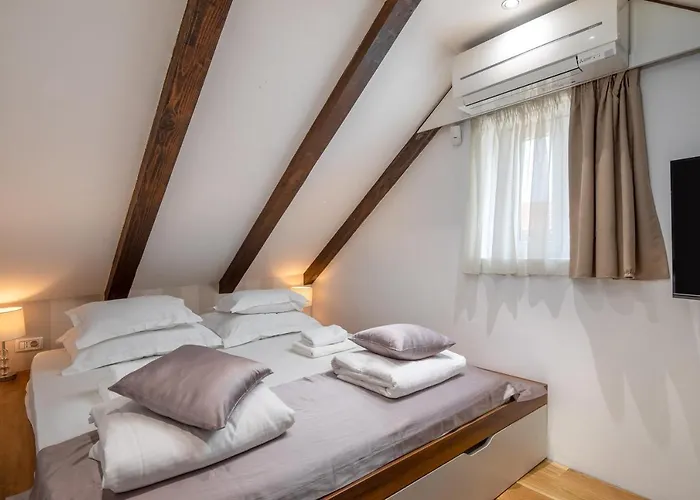 Lägenhet D - Beautiful In The Heart Of