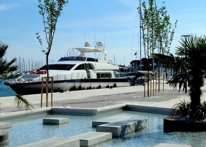 D - Beautiful In The Heart Of Split