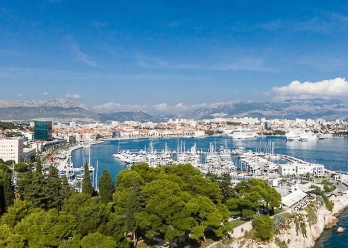 D - Beautiful In The Heart Of Split