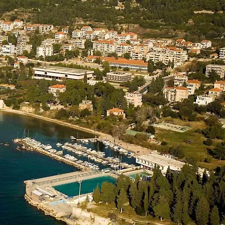 D - Beautiful In The Heart Of Split